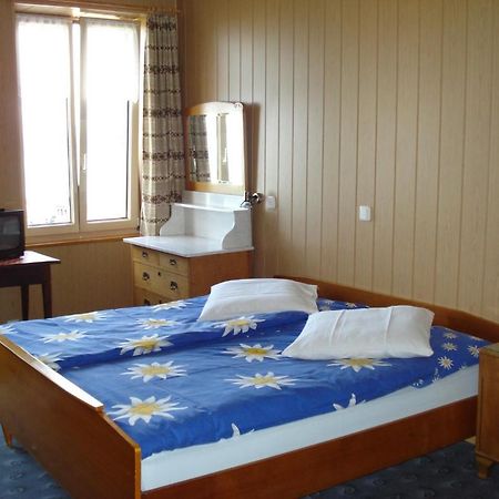 Les Tilleuls Hotel Gorgier Kamer foto