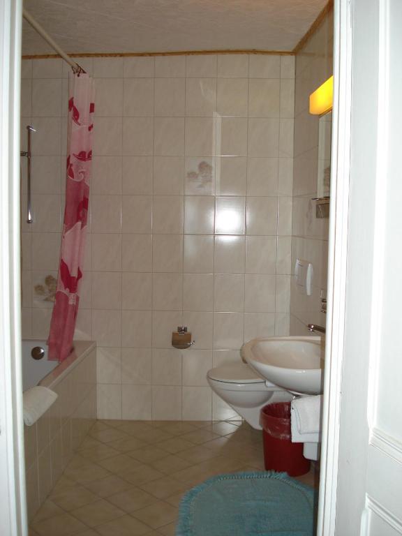 Les Tilleuls Hotel Gorgier Kamer foto