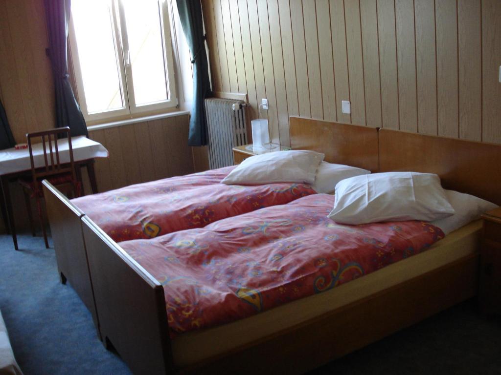 Les Tilleuls Hotel Gorgier Kamer foto